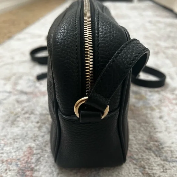 Gucci Black Crossbody Bag with Iconic GG Logo - Picture 4 of 10